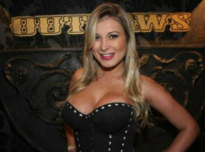 Andressa Urach continua em estado grave após nova cirurgia