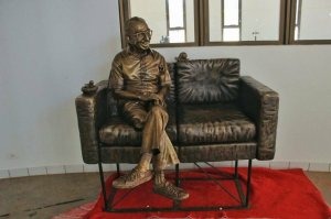 A obra vai ficar no museu até que seja definido um espaço definitivo.