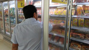 Análise em carnes recolhidas de supermercados não indica problemas Ações continuam em abril - Foto: Divulgação/Sesau