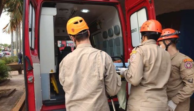 Homem é encontrado ferido a facadas às margens de rodovia por populares (Osvaldo Duarte/Dourados News)