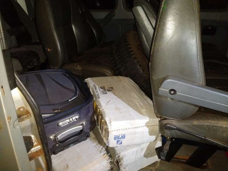 Traficante é preso com maconha após desobedecer ordem de parada em rodovia de MS Traficante é preso com maconha após desobedecer ordem de parada em rodovia de MS