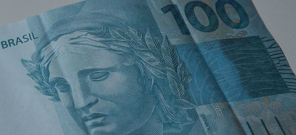 Governo reduz para 0,8% estimativa de crescimento da economia em 2015