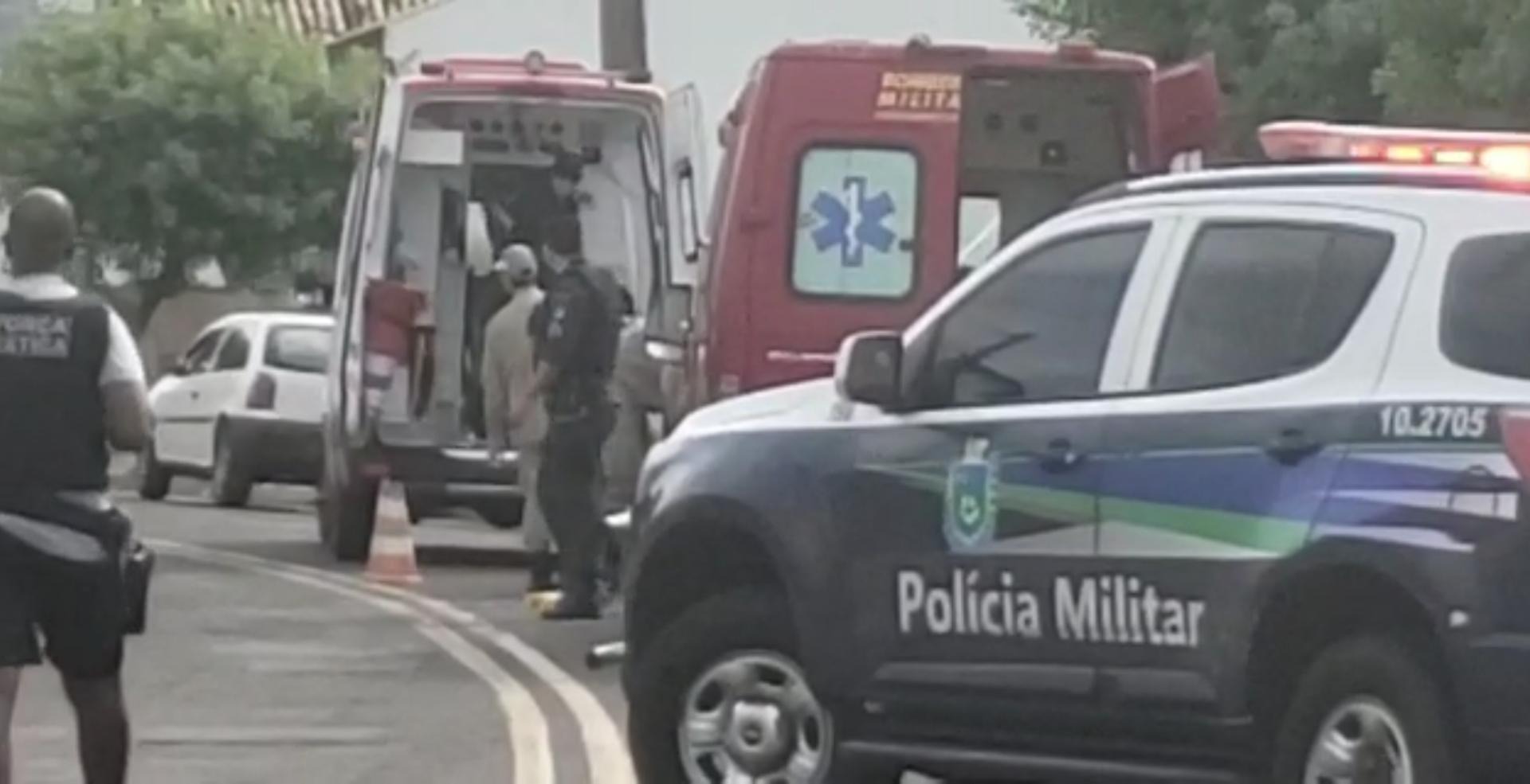 Após atirar contra a mulher, homem deu tiro no ouvido. Rede social - whatsapp