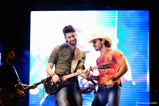 Dupla Munhoz e Mariano é a grande atração deste fim de semana Munhoz e Mariano se apresentam no Parque de Exposições de Dourados (Foto: Cleber Carvalho)