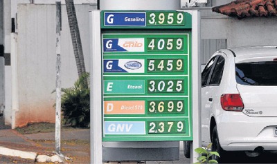 Na Capital, o valor médio da gasolina atingiu R$ 3,723 nos postos na semana passada - Foto: Valdenir Rezende / Correio do Estado