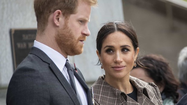Harry e Meghan deixam de poder usar títulos reais