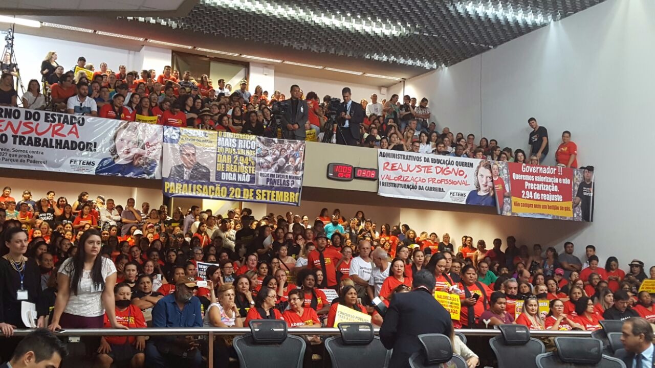 Administrativos da Educação protestam na Assembleia por reajuste Foto: Kleber Clajus