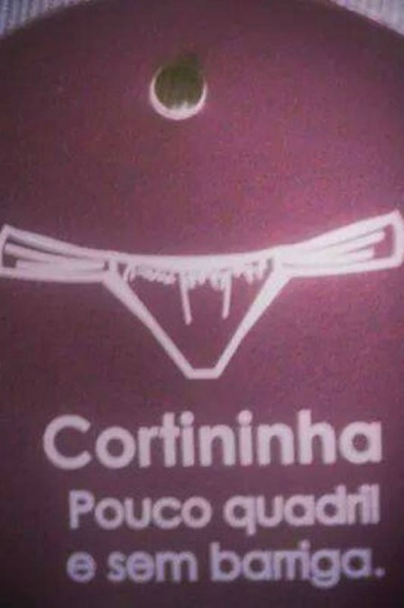 Etiqueta “recomenda” calcinha cortininha para mulheres com pouco quadril e sem barriga Foto: Reprodução / Facebook