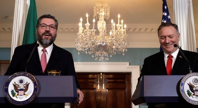 EUA prometem fundo de R$ 404 milhões para Amazônia Pompeo promete fundo de R$ 404 milhões para conservação da Amazônia. Yuri Gripas/ Reuters