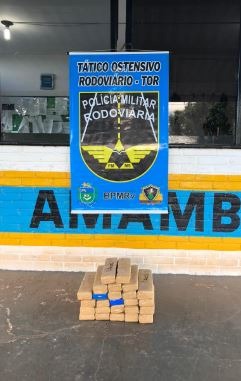 Polícia apreende menor com mala recheada com 24 kg de maconha