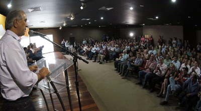 Reinaldo Azambuja destaca sentimento ambiental do pantaneiro e anuncia energia elétrica na região