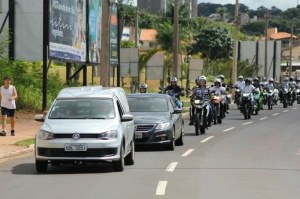 Motociclistas amigos acompanharam cortejo de Marco Túlio. (Foto: Marcos Ermínio)