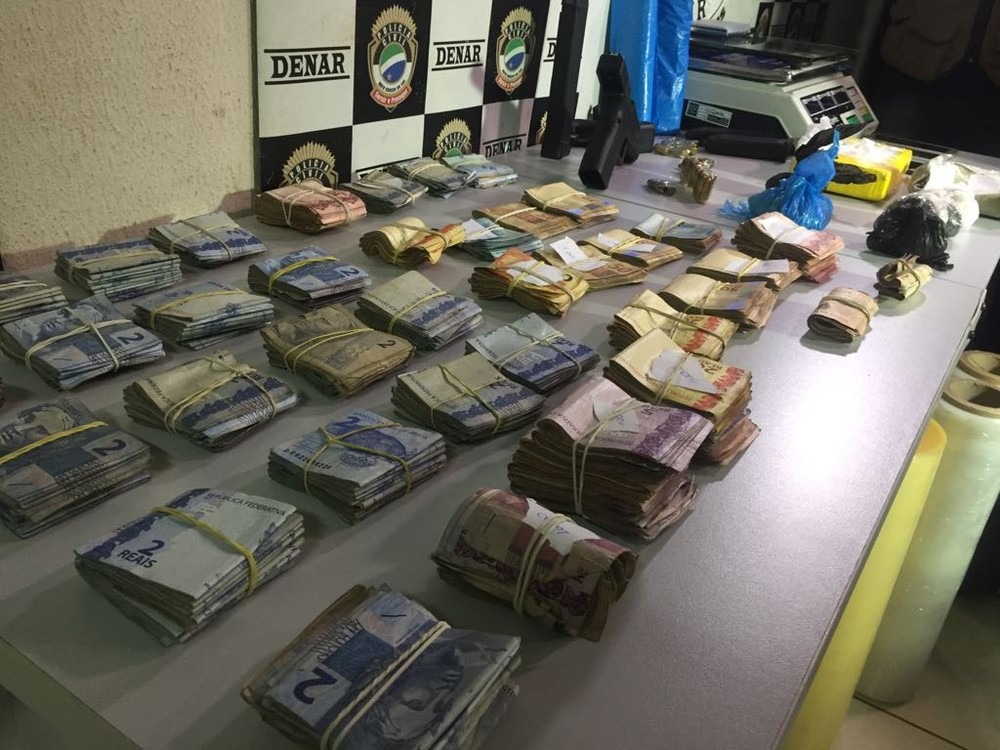 R$ 21 mil em dinheiro foram apreendidos com os suspeitos (Foto: Dyego Queiroz)
