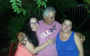 Momento que o aposentado chegou em casa, em Campo Grande. (Foto: divulgação)