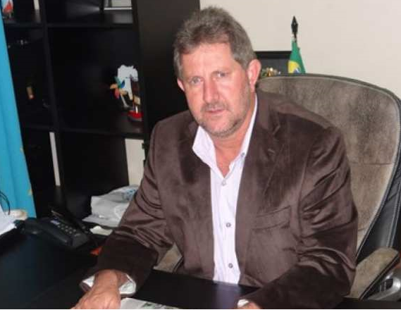 MP alega contratações irregulares e pede condenação de prefeito MP alega contratações irregulares e pede condenação de prefeito