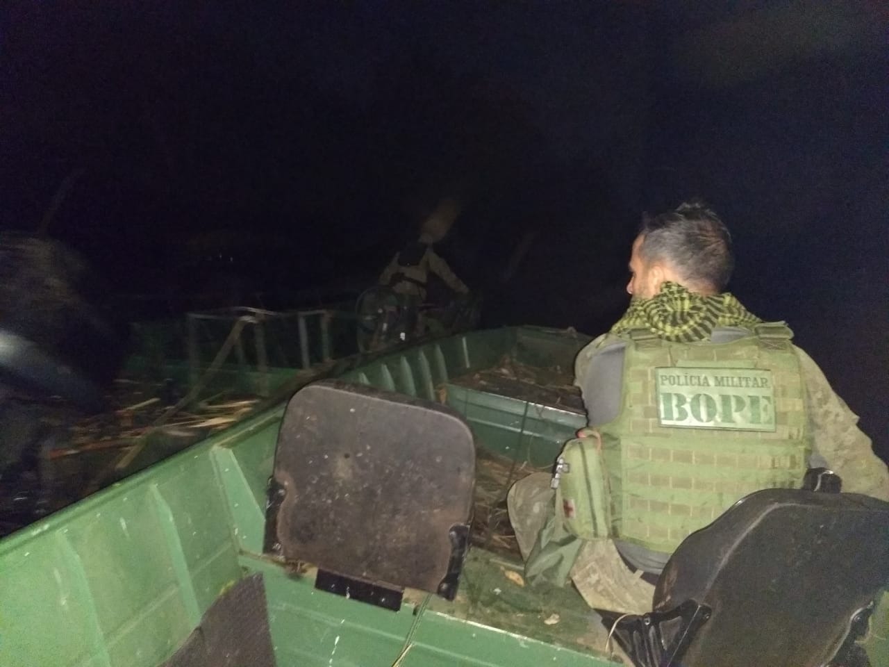 Três suspeitos por contrabando são presos e cinco barcos apreendidos Três suspeitos por contrabando são presos e cinco barcos apreendidos