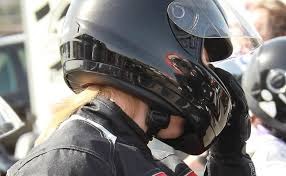 Proibido uso de capacete em comércios, condomínios e locais públicos de MS