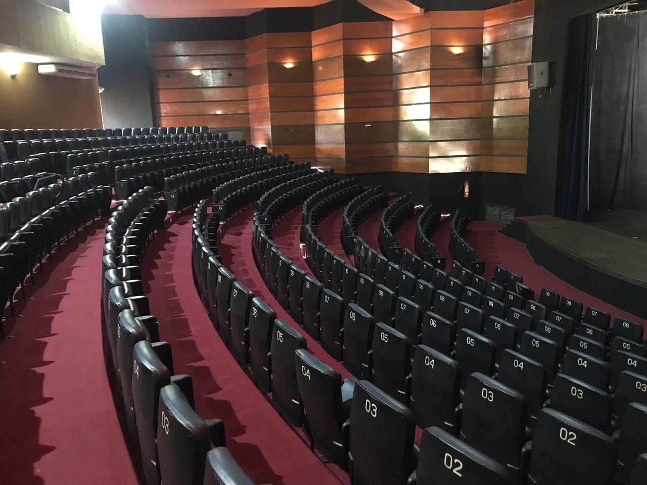 Interessados em utilizar o Teatro Municipal de Dourados já podem fazer as reservas. Arquivo/Assecom