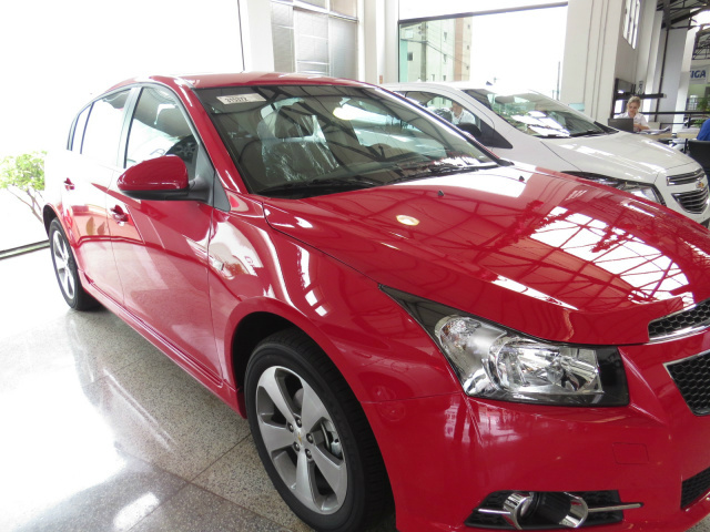 População aproveita 13º salário e fim do IPI reduzido para comprar veículos 0Km - Fotos: Gizele Almeida