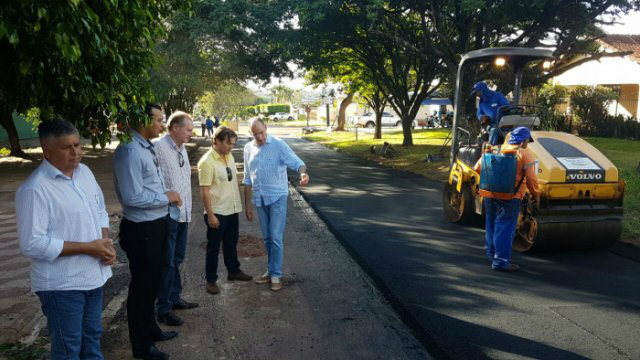 Prefeitura inicia recapeamento de pontos críticos Prefeitura inicia recapeamento de pontos críticos