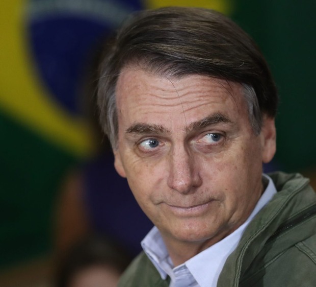 Jair Bolsonaro ganha título de cidadão concedido pela câmara de Nioaque Jair Bolsonaro ganha título de cidadão concedido pela câmara de Nioaque