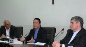 Fórum discute soluções para ajudar municípios a enfrentar crise