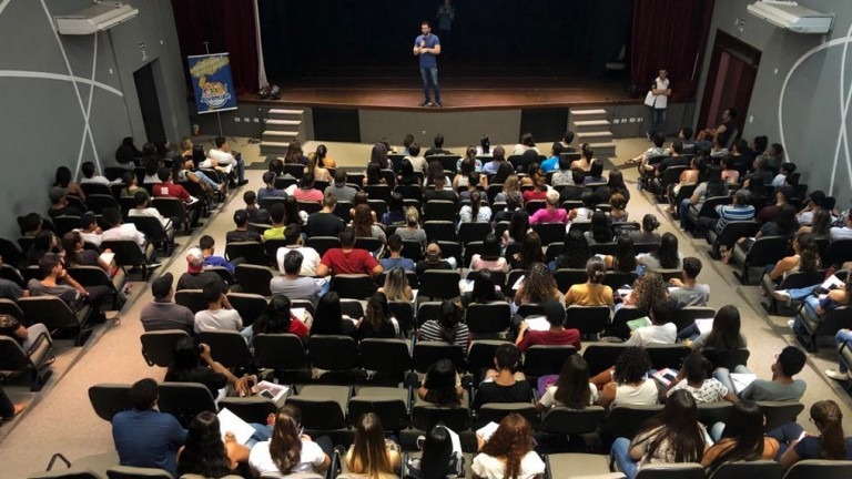 Prefeitura realiza a 1ª edição do Programa Levanta Juventude em 2020 Prefeitura realiza a 1ª edição do Programa Levanta Juventude em 2020