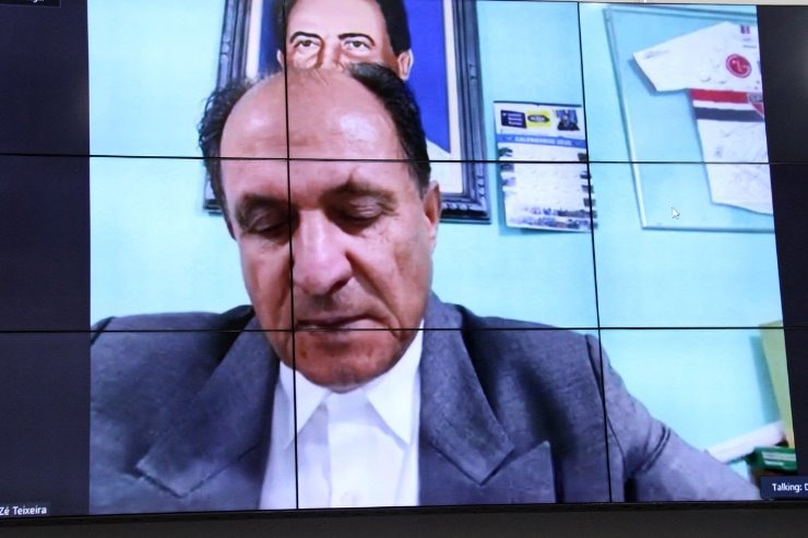 Projeto de lei prevê afastamento remunerado de servidoras vítimas de violência Em sessão por videoconferência, o deputado Zé Teixeira apresentou a matéria que beneficia as vítimas de violência doméstica. Wagner Guimarães
