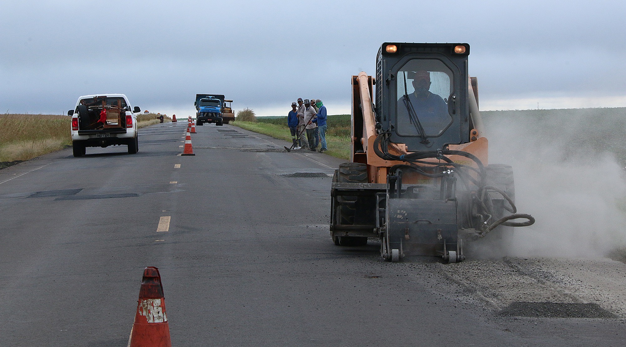 Obras na MS-306 vão gerar empregos e movimentar economia em 3 cidades Obras na MS-306 vão gerar empregos e movimentar economia em 3 cidades