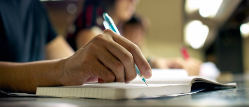 Fundação oferece cursos gratuitos para quem quer estudar no exterior