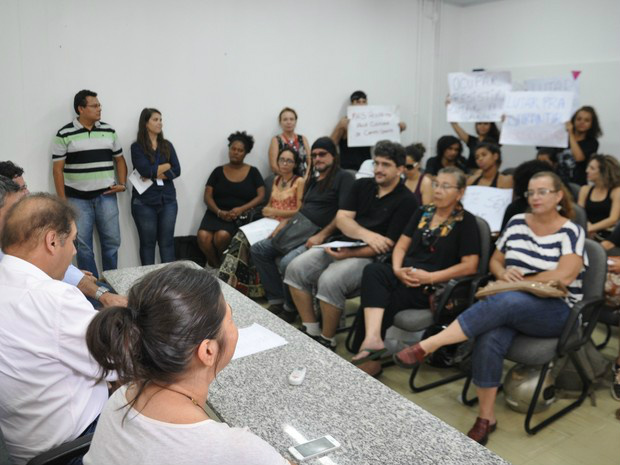 Representantes da Cultura se reúnem com o prefeito Alcides Bernal (Foto: Luan Saraiva/G1 MS)
