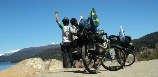 Casal ensina a viajar a América Latina de bicicleta gastando R$ 50 por dia Casal ensina a viajar a América Latina de bicicleta gastando R$ 50 por dia