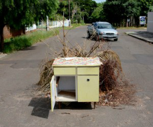 Rua Edmir Padial Junior, Bairro Sílvia Regina 
(Foto: Bruno Henrique / Correio do Estado)