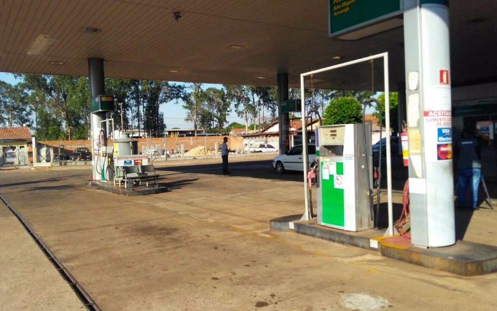Posto de combustível que foi assaltado na noite desta sexta-feira no jardim Centenário, em Campo Grande (Foto: Osvaldo Nóbrega)