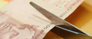 Governo corta R$ 4,3 bilhões do orçamento da Educação USP Imagens