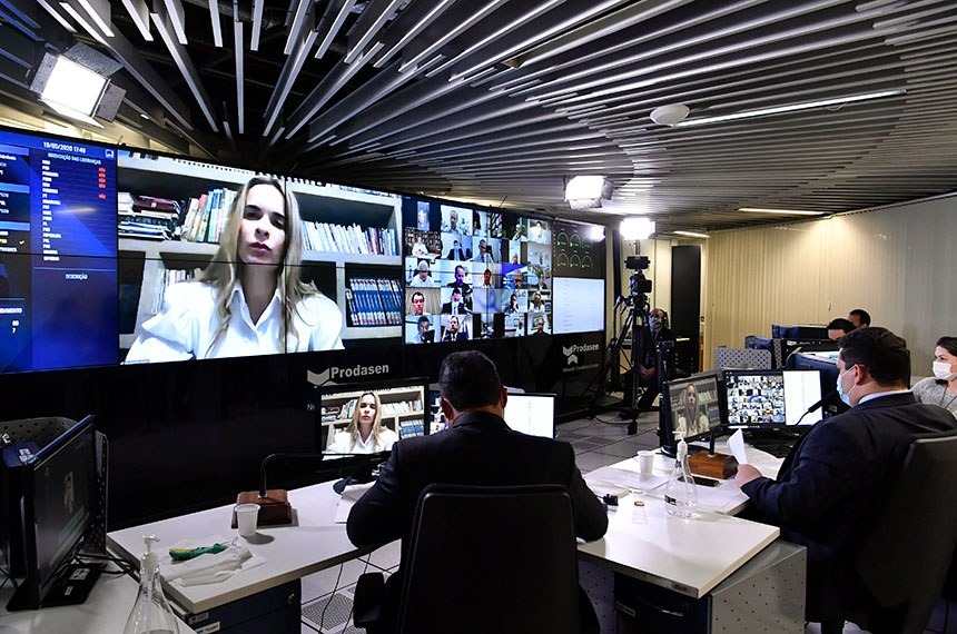 Senado aprova proposta de adiamento do Enem Senadora Daniella Ribeiro, autora do projeto, em pronunciamento via videoconferência. Waldemir Barreto/Agência Senado