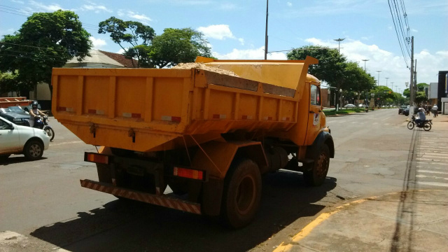 Ciclista morta em acidente com caminhão caçamba na Marcelino é identificada