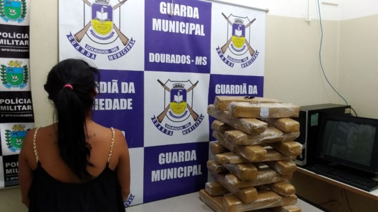 Mato-grossense é presa com maconha na rodoviária de Dourados Mulher acabou presa por tráfico de drogas - Foto: Osvaldo Duarte