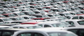 Vendas de carros voltam a subir depois de 26 meses Reuters