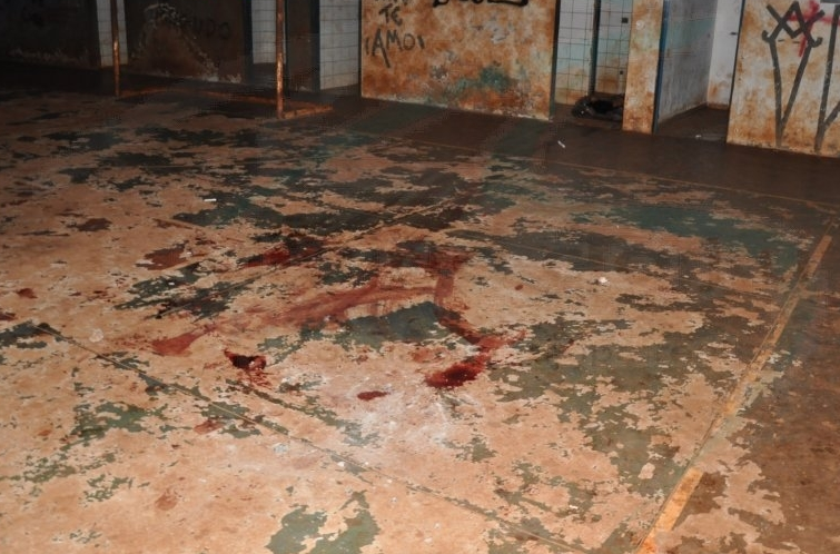 Homem é assassinado brutalmente por adolescentes