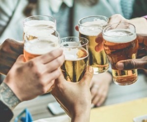 Beer Garden dentro do complexo do festival 