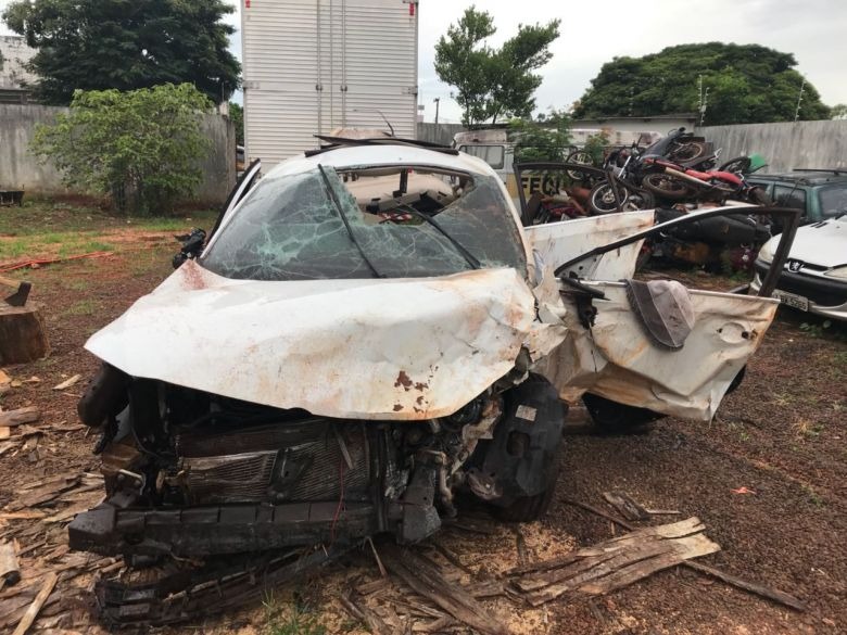 Homem morre após fugir e capotar veículo carregado com maconha