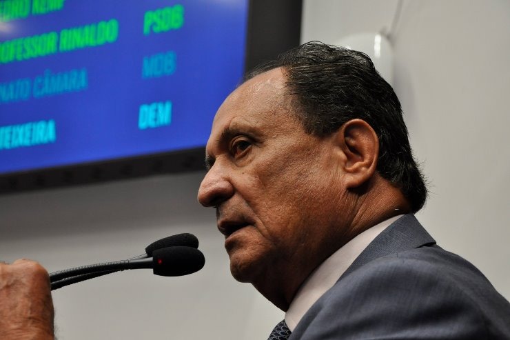 Zé Teixeira quer multa para propagadores de fake news sobre à pandemia Divulgação