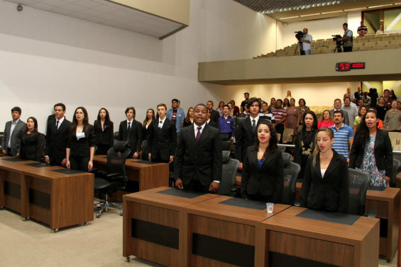 Parlamento Jovem toma posse em 5ª edição na Assembleia Legislativa Foto: Wagner Guimarães AL/MS
Os 16 deputados estudantes eleitos tomaram posse nesta segunda-feira