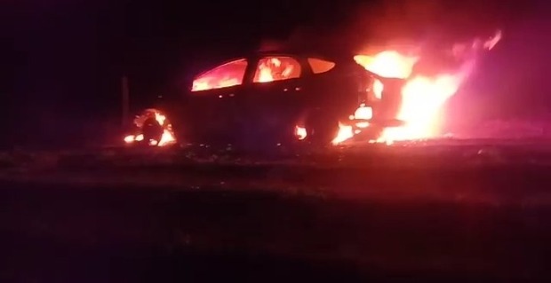 Quatro acusados de queimar pessoas em carro são presos Quatro acusados de queimar pessoas em carro são presos