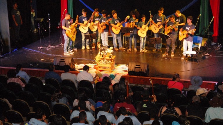Prefeitura realiza terceiro encontro de Viola Pantaneira para alunos da REME Prefeitura realiza terceiro encontro de Viola Pantaneira para alunos da REME