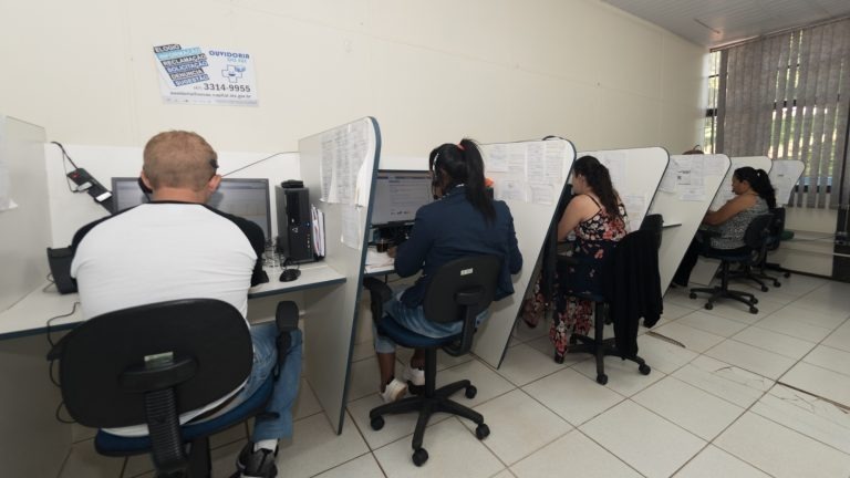 Central de Teleatendimento da prefeitura terá horário de plantão no sábado