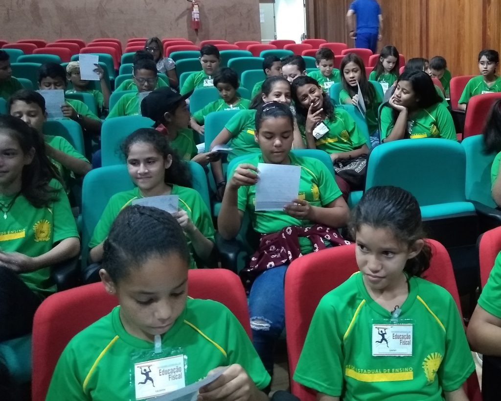 CGU abre inscrições de concurso de redação sobre controle social para estudantes CGU abre inscrições de concurso de redação sobre controle social para estudantes