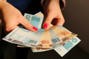 Segundo Boletim Focus, analistas do mercado financeiro esperam que a Selic caia para 8,75% até o final do ano.