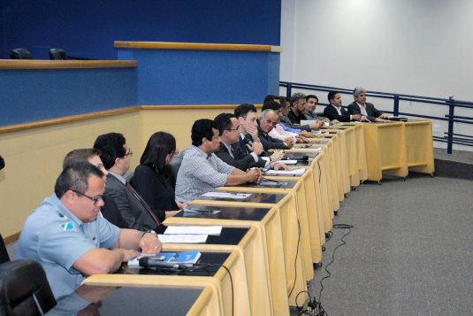 Para servidores, déficit é ‘falácia’ e reforma da Previdência ‘não traduz o anseio da população’